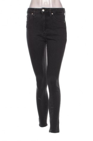 Γυναικείο Τζίν Calvin Klein Jeans, Μέγεθος M, Χρώμα Γκρί, Τιμή 99,99 €