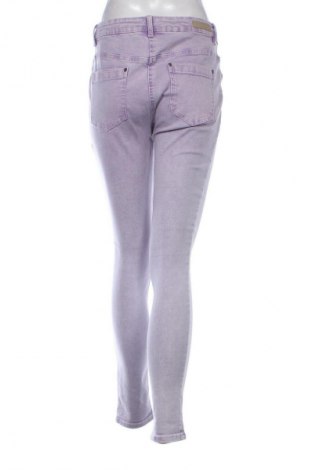 Damen Jeans Gina, Größe L, Farbe Lila, Preis 15,00 €