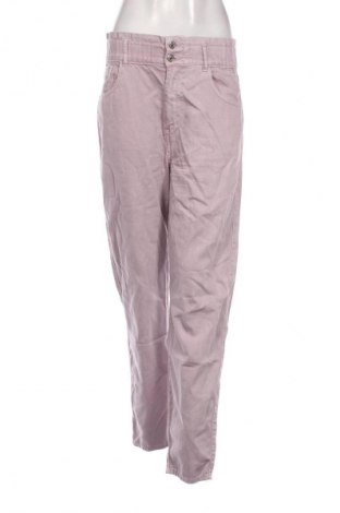 Damskie jeansy Pull&Bear, Rozmiar M, Kolor Fioletowy, Cena 66,67 zł
