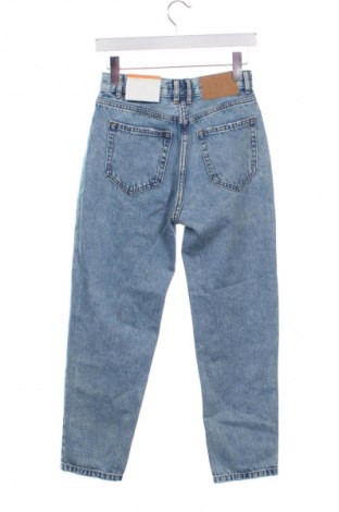 Дамски дънки Pull&Bear, Размер S, Цвят Син, Цена 46,99 лв.