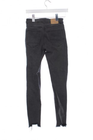 Női farmernadrág Pull&Bear, Méret XS, Szín Fekete, Ár 5 776 Ft