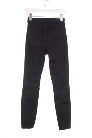 Damskie jeansy Refuge, Rozmiar XS, Kolor Czarny, Cena 66,39 zł