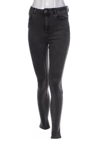 Damen Jeans Reserved, Größe S, Farbe Grau, Preis 14,83 €