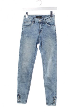 Damskie jeansy Reserved, Rozmiar XS, Kolor Niebieski, Cena 67,00 zł