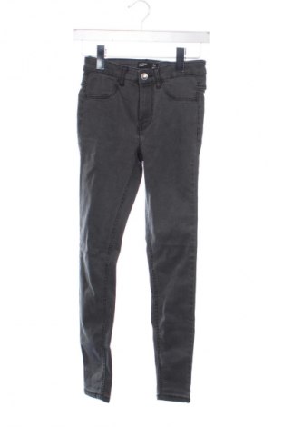 Blugi de femei Sinsay, Mărime XS, Culoare Gri, Preț 76,00 Lei