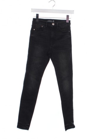 Női farmernadrág Stradivarius, Méret XS, Szín Fekete, Ár 7 879 Ft