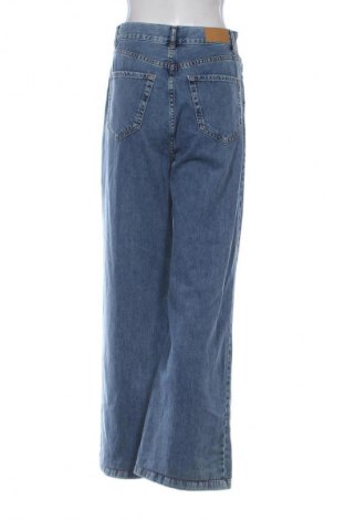 Dámske džínsy  Stradivarius, Veľkosť M, Farba Modrá, Cena  14,83 €