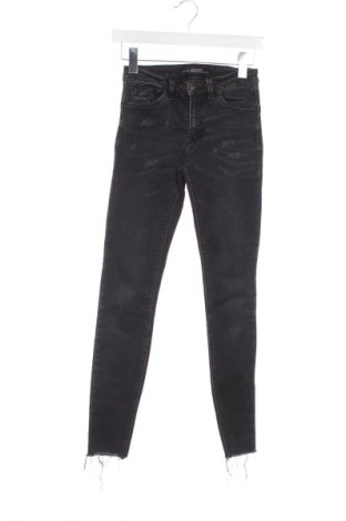 Blugi de femei Stradivarius, Mărime XXS, Culoare Gri, Preț 11,45 Lei