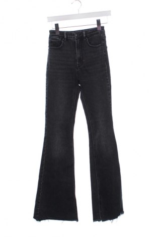 Női farmernadrág Stradivarius, Méret XS, Szín Fekete, Ár 5 776 Ft
