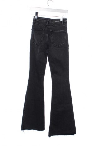 Női farmernadrág Stradivarius, Méret XS, Szín Fekete, Ár 5 776 Ft