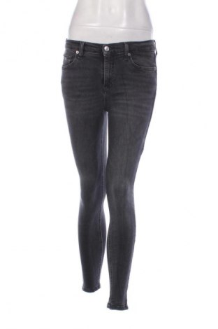 Damen Jeans Tommy Jeans, Größe S, Farbe Grau, Preis 119,99 €