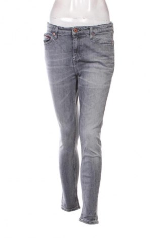 Дамски дънки Tommy Jeans, Размер XL, Цвят Сив, Цена 75,99 лв.