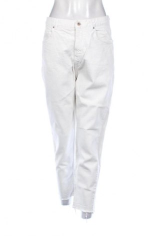 Damskie jeansy Unbranded, Rozmiar XL, Kolor Biały, Cena 67,41 zł