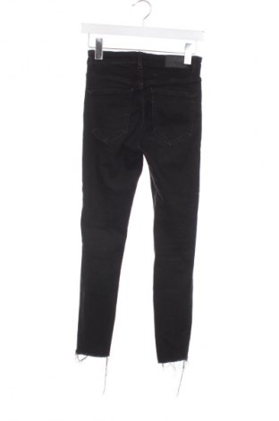 Blugi de femei Zara, Mărime S, Culoare Negru, Preț 71,00 Lei