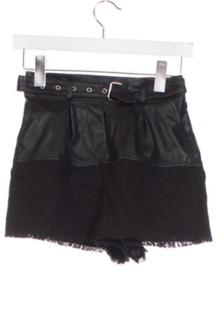 Pantaloni scurți de femei Bershka, Mărime XS, Culoare Negru, Preț 64,99 Lei