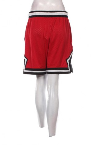 Pantaloni scurți de femei Nike, Mărime L, Culoare Roșu, Preț 261,99 Lei