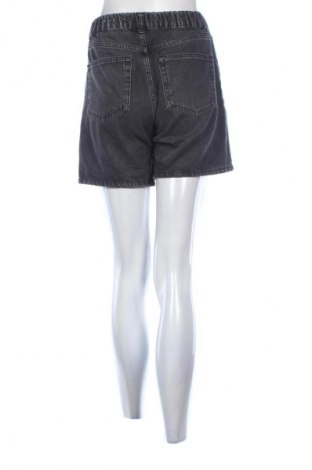 Pantaloni scurți de femei Pull&Bear, Mărime S, Culoare Gri, Preț 50,00 Lei