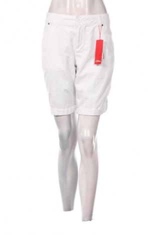 Pantaloni scurți de femei S.Oliver, Mărime M, Culoare Alb, Preț 261,99 Lei