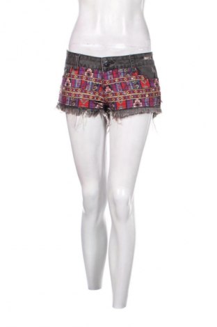 Pantaloni scurți de femei Tally Weijl, Mărime M, Culoare Multicolor, Preț 50,00 Lei
