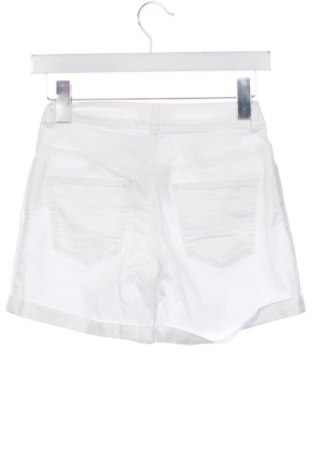 Damen Shorts Terranova, Größe XS, Farbe Weiß, Preis 10,00 €