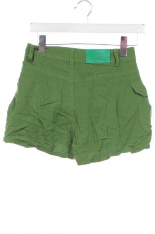 Damen Shorts United Colors Of Benetton, Größe XS, Farbe Grün, Preis € 17,99