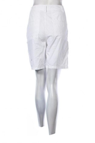 Damen Shorts United Colors Of Benetton, Größe M, Farbe Weiß, Preis 46,65 €