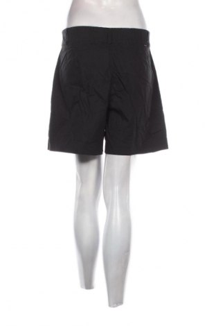 Pantaloni scurți de femei Woolrich, Mărime S, Culoare Negru, Preț 730,00 Lei