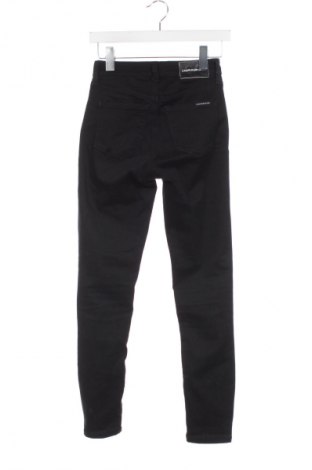 Dámské kalhoty  Calvin Klein Jeans, Velikost XS, Barva Černá, Cena  3 049,00 Kč