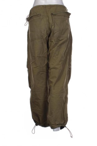 Damskie spodnie Pull&Bear, Rozmiar M, Kolor Zielony, Cena 90,00 zł
