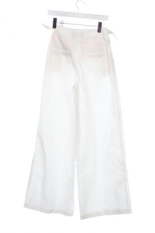 Damenhose Stradivarius, Größe XS, Farbe Weiß, Preis 31,99 €