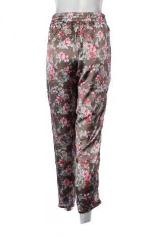 Pantaloni de femei United Colors Of Benetton, Mărime L, Culoare Multicolor, Preț 134,56 Lei