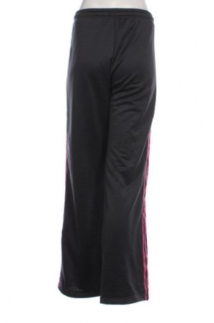 Dámské tepláky Adidas, Velikost XL, Barva Šedá, Cena  659,00 Kč