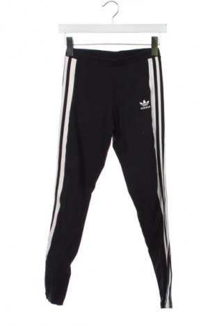Дамско спортно долнище Adidas Respect Me, Размер XS, Цвят Черен, Цена 93,98 лв.