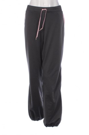 Dámské tepláky Nike, Velikost XL, Barva Vícebarevné, Cena  659,00 Kč