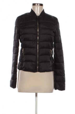 Dámská bunda  Bershka, Velikost M, Barva Černá, Cena  779,00 Kč