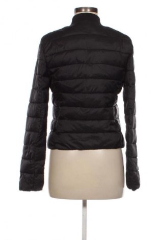 Dámská bunda  Bershka, Velikost M, Barva Černá, Cena  779,00 Kč