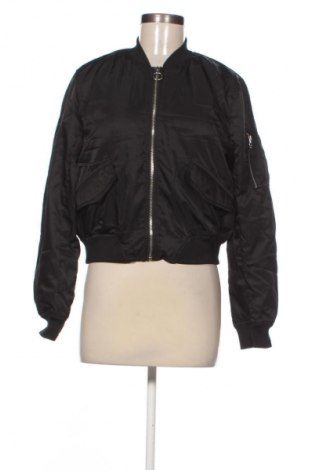 Dámska bunda  Pull&Bear, Veľkosť M, Farba Čierna, Cena  27,95 €