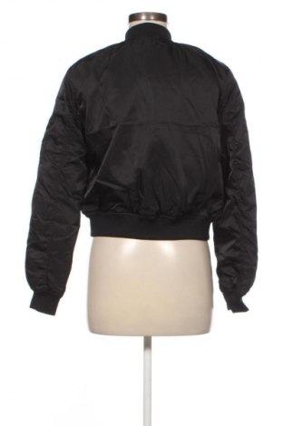 Dámska bunda  Pull&Bear, Veľkosť M, Farba Čierna, Cena  27,95 €