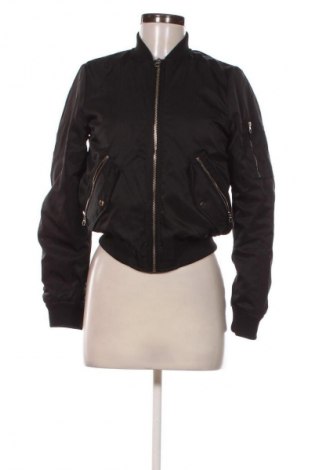 Kurtka damska Pull&Bear, Rozmiar S, Kolor Czarny, Cena 142,99 zł