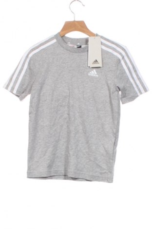 Детска тениска Adidas, Размер 6-7y/ 122-128 см, Цвят Сив, Цена 56,99 лв.