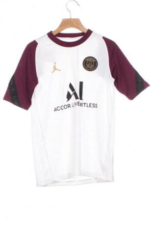 Dětské tričko  Air Jordan Nike, Velikost 9-10y/ 140-146 cm, Barva Vícebarevné, Cena  1 159,00 Kč