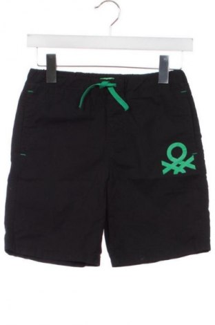 Детски къс панталон United Colors Of Benetton, Размер 8-9y/ 134-140 см, Цвят Черен, Цена 17,60 лв.