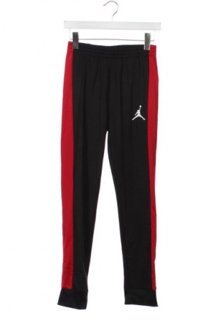Pantaloni de trening, pentru copii Air Jordan Nike, Mărime 11-12y/ 152-158 cm, Culoare Negru, Preț 295,99 Lei