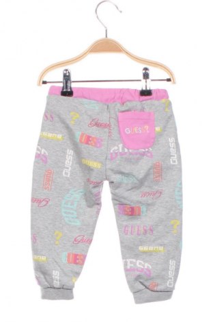 Детско спортно долнище Guess, Размер 12-18m/ 80-86 см, Цвят Многоцветен, Цена 21,99 лв.