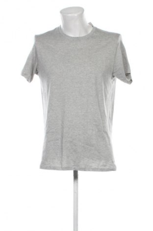 Мъжка тениска Calvin Klein, Размер M, Цвят Сив, Цена 77,99 лв.