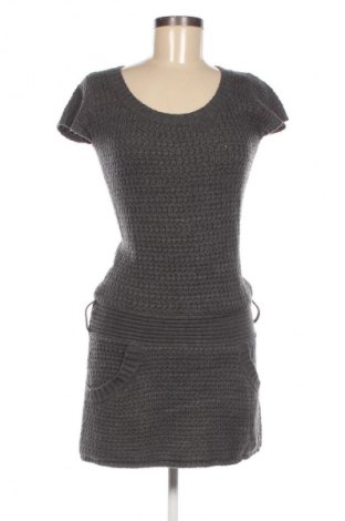 Kleid Clockhouse, Größe M, Farbe Grau, Preis 14,83 €