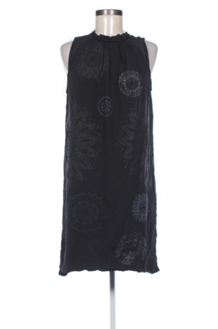 Рокля Desigual, Размер L, Цвят Черен, Цена 82,00 лв.