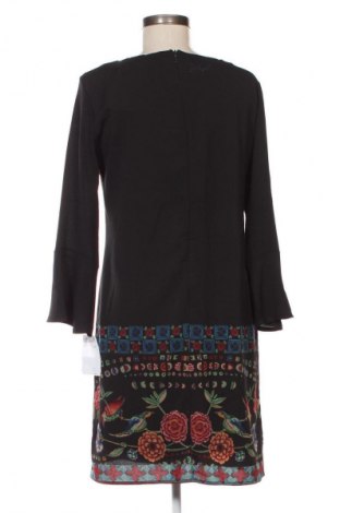 Рокля Desigual, Размер M, Цвят Многоцветен, Цена 189,99 лв.