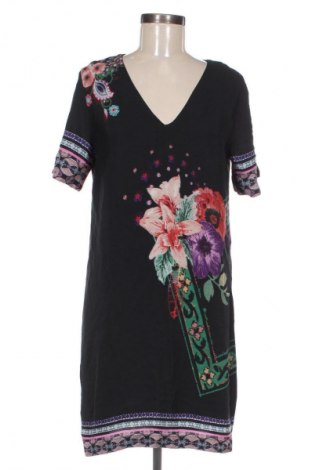 Рокля Desigual, Размер M, Цвят Многоцветен, Цена 82,99 лв.