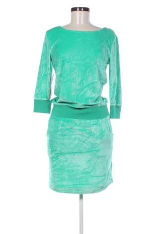 Kleid Escada Sport, Größe S, Farbe Grün, Preis 179,60 €